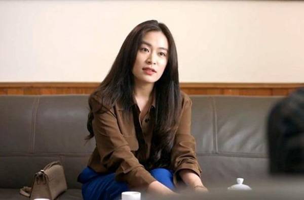 Hoàng Thùy Linh trở lại màn ảnh nhỏ với phim “Mê cung“.