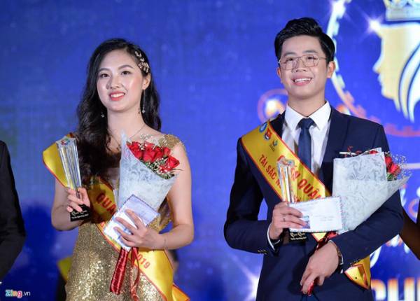 Hoa khôi Học viện Ngân hàng ngại đi giày cao gót vì cao 1,73 m