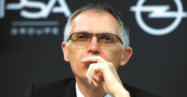 Phù thủy Tavares hồi sinh PSA