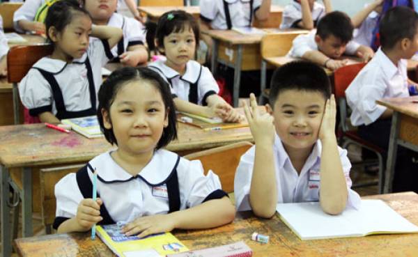 Gia đình và nhà trường cần phối hợp để cùng giáo dục học sinh (ảnh minh họa).