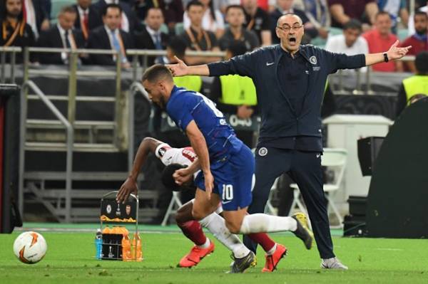 HLV Sarri đã xua tan những chỉ trích về phía mình sau chức vô địch Europa League