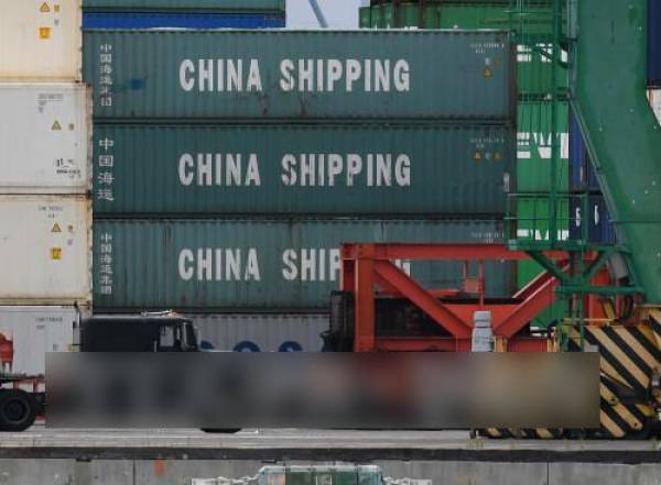 Hàng hóa Trung Quốc được xếp tại cảng ở Long Beach, Los Angeles, Mỹ, ngày 10/5/2019.