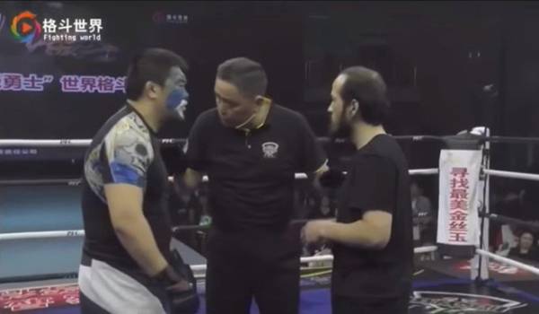 Từ Hiểu Đông phải hóa trang và dùng biệt danh khi giao đấu. Ảnh: SCMP.