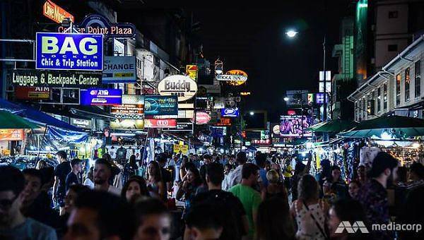 Khu phố đêm Khao San nổi tiếng ở Băng Cốc là nơi xảy ra nhiều vụ bắn súng