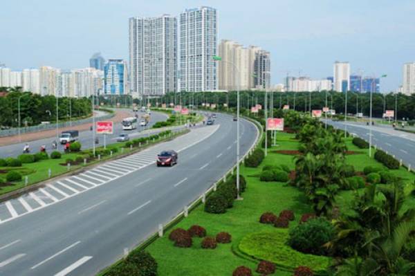 Đầu tư hạ tầng giao thông vẫn là vấn đề cấp thiết hiện nay Ảnh: NGUYỄN HƯỞNG