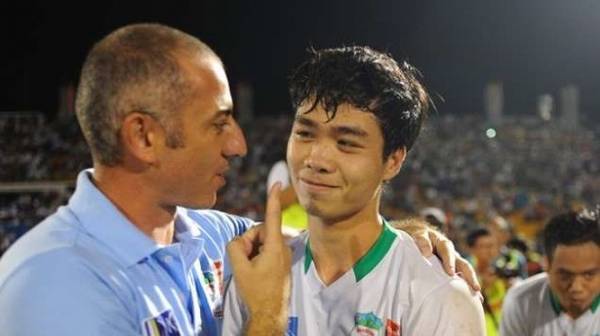 Guillaume Graechen, thầy cũ của Công Phượng tại lò đào tạo Hoàng Anh Gia Lai JMG là người giới thiệu CP10 đi Pháp (ảnh HAGL)