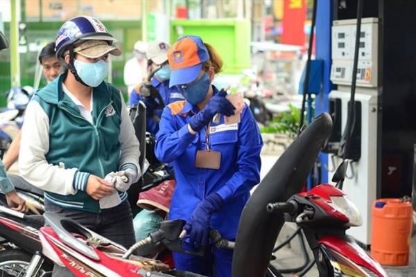 Giá xăng ngày mai (17/6) có thể giảm tới 600 – 800 đồng/lít!