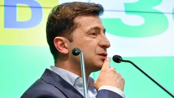 Tân Tổng thống Ukraine Volodymyr Zelensky đã kêu gọi thêm nhiều lệnh trừng phạt quốc tế đối với Nga khi đắc cử.