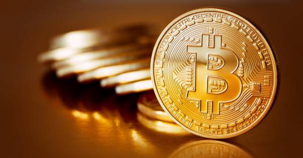 Bitcoin vượt 9.000USD lần đầu trong hơn 1 năm