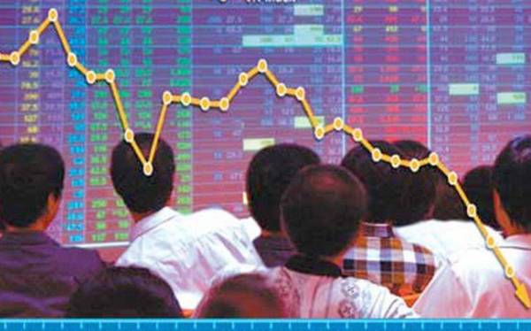 Chứng khoán: Chớp thời cơ, bung tiền đầu tư mạnh