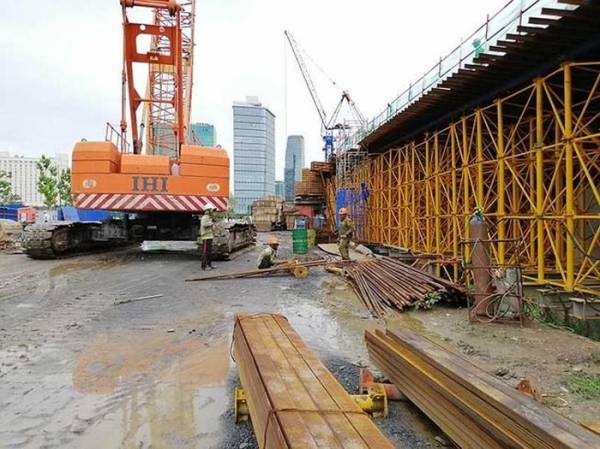 Công trường thi công dự án cầu Thủ Thiêm 2. Ảnh: THU TRINH