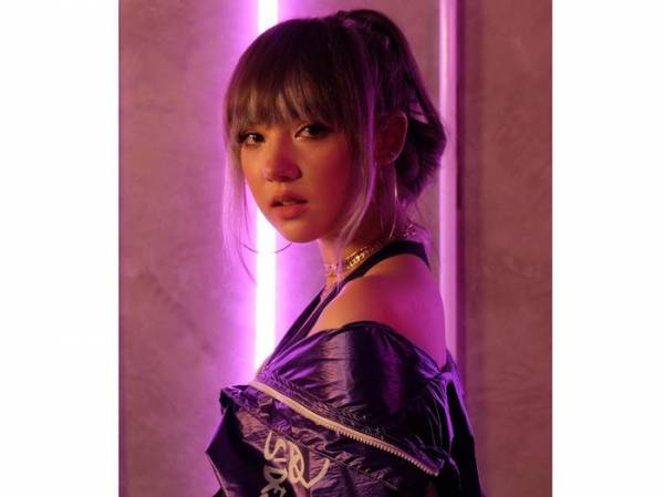 Ngôi sao ca nhạc Thái Lan Jannine Weigel biểu diễn tại Vũng Tàu