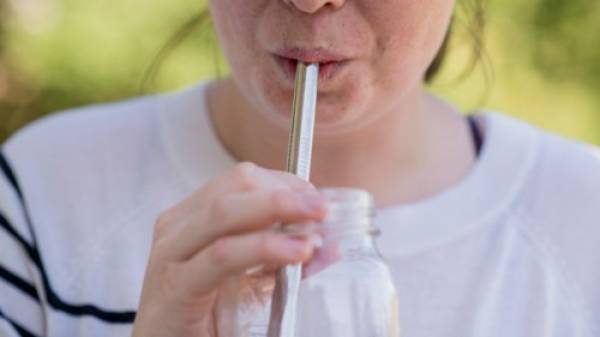 Chiếc ống hút trở thành thủ phạm giết người trong tình huống bất ngờ.