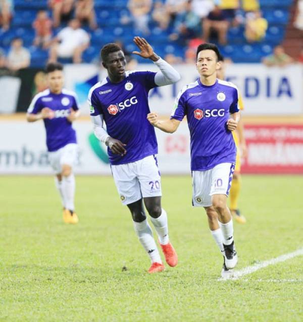 Đội trưởng Văn Quyết vẫn là điểm tựa của Hà Nội FC trong giai đoạn khó khăn của mùa giải. Ảnh: HẢI ANH