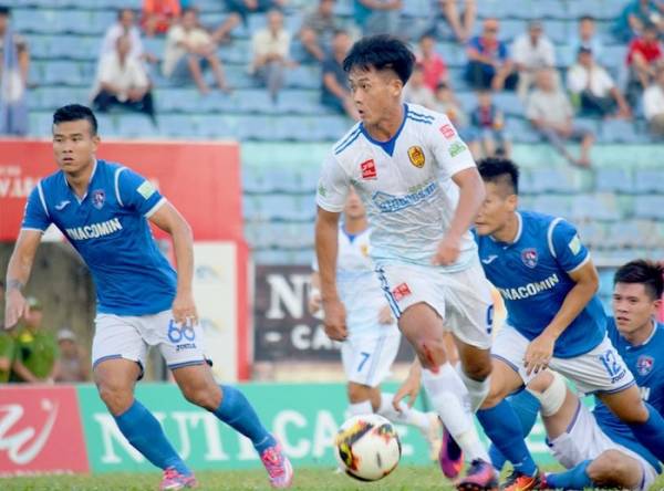 Hà Minh Tuấn trong màu áo Quảng Nam