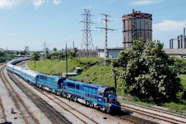 Tàu màu xanh mới tinh của Havana do Trung Quốc sản xuất