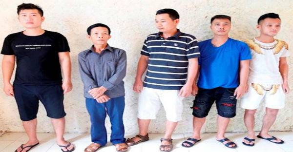 Các đối tượng tham gia đánh bạc bị bắt giữ