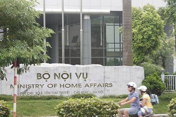 Bộ Nội vụ là một trong 14 cơ quan trung ương thực hiện thí điểm đổi mới cách tuyển chọn lãnh đạo, quản lý cấp vụ, cấp sở, cấp phòng.