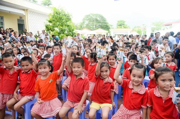 Quỹ sữa vươn cao Việt Nam và Vinamilk chung tay vì trẻ em Thái Nguyên