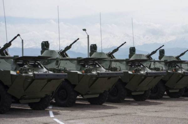 Những chiếc xe bọc thép BRDM-2 được Nga chuyển giao cho Serbia