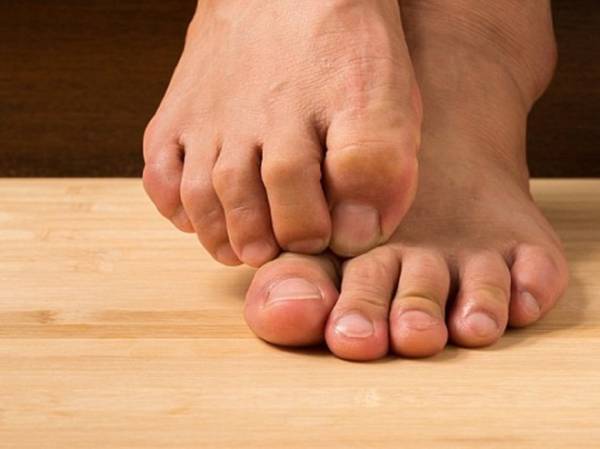 Ông Jeremy Payton đã được bác sĩ tái tạo chức năng bàn tay bằng cách cắt 3 ngón chân để ghép vào bàn tay bị cắt cụt