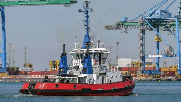 Cảng Pirée của Hy Lạp đã được tập đoàn Cosco (China Ocean Shipping Company) mua