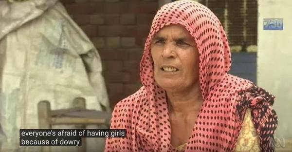 Người phụ nữ này nói, không ai muốn có con gái, không ai chờ đợi con gái ra đời