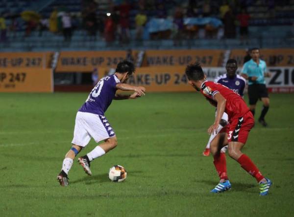 Văn Quyết là cầu thủ xuất sắc nhất trận đấu Hà Nội FC 2-1 Becamex Bình Dương.