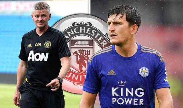 HLV Solskjaer khẳng định Maguire phải cạnh tranh với nhiều cầu thủ khác để có suất đá chính. Ảnh: Getty Images.