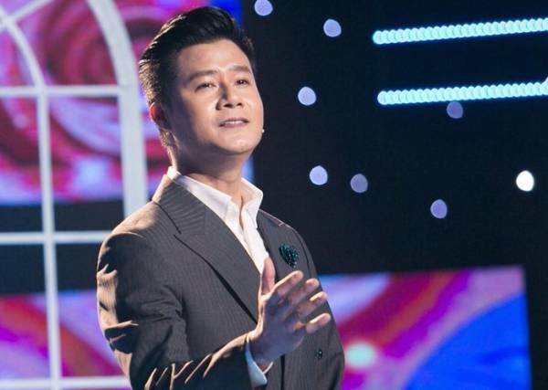 Bên cạnh những câu chuyện thú vị, Quang Dũng còn mang đến những tiết mục âm nhạc ấn tượng - Ảnh: BTC