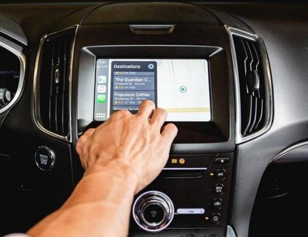 Apple CarPlay được cải thiện nhiều trên iOS 13, tăng đáng kể khả năng tương tác.