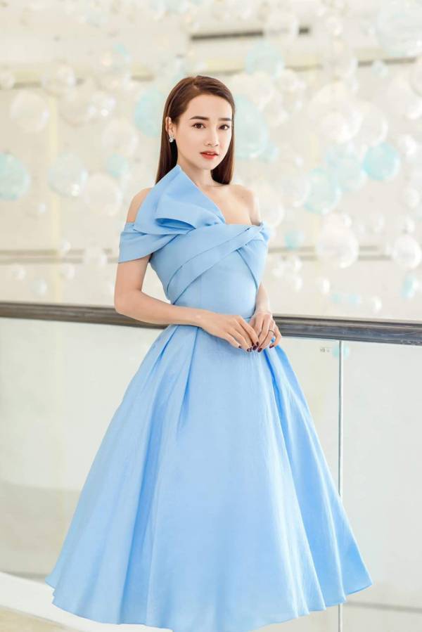 Nhã Phương hậu sinh con: ‘Giành hết cái đẹp của chồng’, phong cách thăng hạng