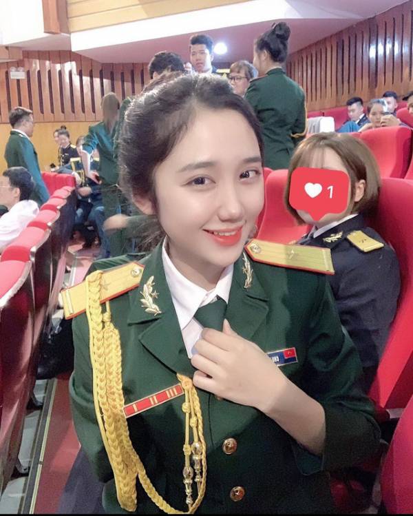 LMHT: Cận cảnh nhan sắc như ‘thần tiên tỷ tỷ’ của hot girl được cho là ’cô giáo mới Lớp Thầy Ba