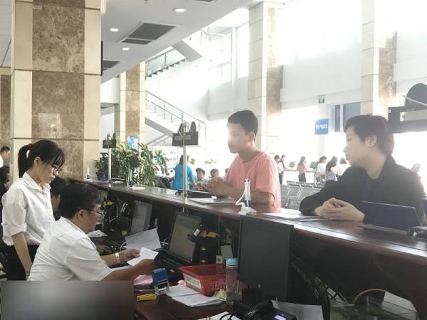 Số thu của Cục Thuế TPHCM mới đạt hơn 50%. Ảnh: T.H