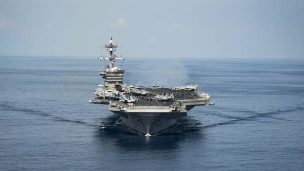 Tàu sân bay của Hải quân Mỹ USS Carl Vinson ở Biển Đông. Ảnh US Navy.