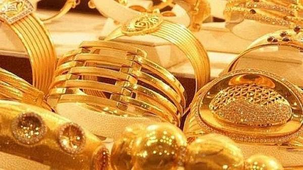 Vàng tăng vọt lên sát đỉnh, sẽ tăng khó lường sau ‘nỗi sợ hãi đêm chủ nhật’