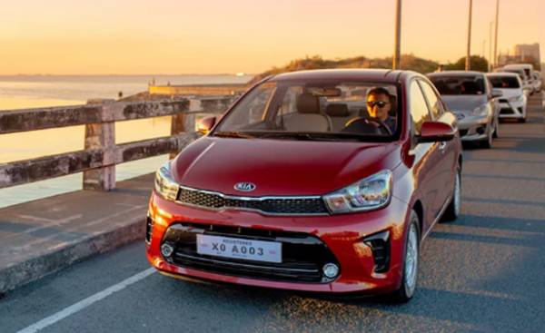 Kia Soluto ở Philippines. Ảnh: TopGear