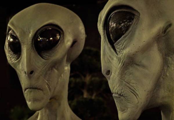 ‘Người vũ trụ’ không có khả năng thông tin ra bên ngoài?