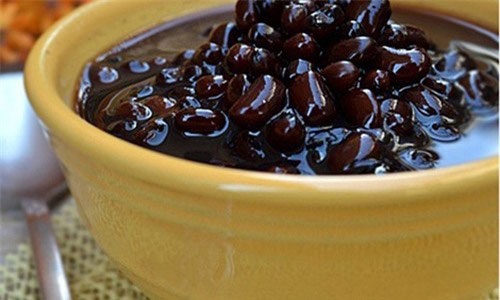 Uống nước đậu đen theo đúng cách này mỡ bụng hết veo