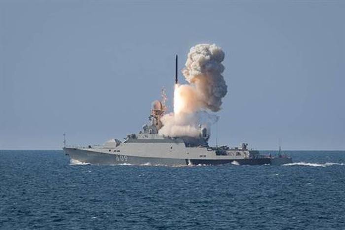 Tàu hộ vệ Buyan-M - Dự án 21531 của Hải quân Nga phóng tên lửa Kalibr-NK