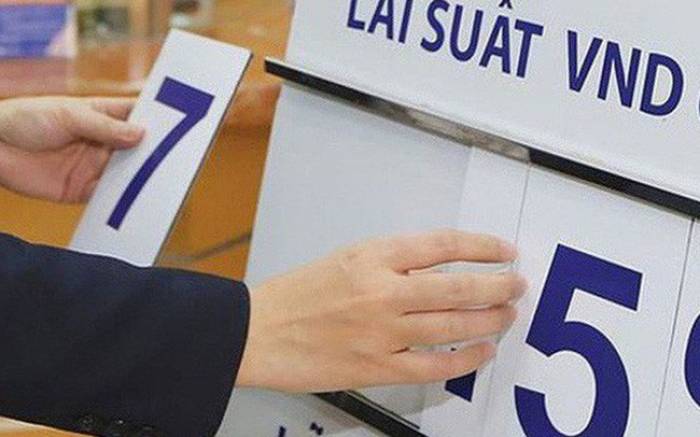 Lãi suất tiết kiệm tại ngân hàng đã lên hơn 8%/năm