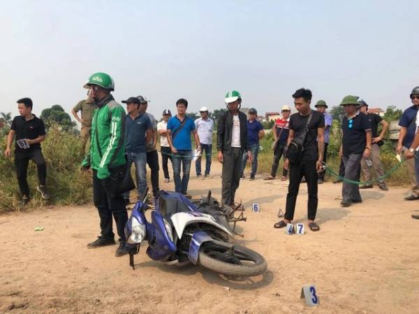  2 nghi phạm thực nghiệm lại hiện trường vụ án (Ảnh: Trần Thanh).