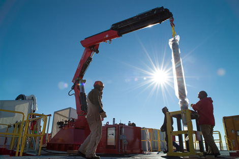 Nghiên cứu khí hậu bằng mũi khoan 3km ở Nam Cực