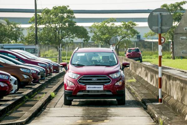 Ford EcoSport đang phải chia sẻ thị phần với hai đối thủ trong 1 năm qua.