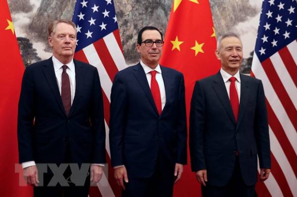 Đại diện thương mại Mỹ Robert Lighthizer, Bộ trưởng Tài chính Mỹ Steven Mnuchin và Phó Thủ tướng Trung Quốc Lưu Hạc. (/TTXVN)