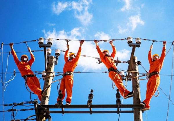 Điện lực Yên Bái đã và sẽ thực hiện đồng bộ nhiều giải pháp đảm bảo công tác an toàn điện, ATVSLĐ (Ảnh minh hoạ)