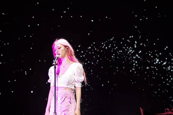 Học sinh Đinh Tiên Hoàng được tham gia nhiều hoạt động tập thể để vừa đáp ứng nhu cầu phát triển tâm lý lứa tuổi, vừa tạo môi trường học sinh trải nghiệm những giá trị sống, kỹ năng số