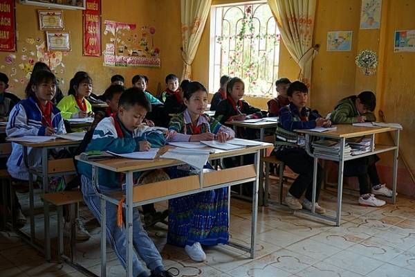 Triển khai Chương trình MTQGXDNTM sau năm 2020, Bộ GD&ĐT đặt mục tiêu tăng cường đầu tư nhằm đáp ứng yêu cầu tối thiểu về cơ sở vật chất và thiết bị dạy học phục vụ đổi mới Chương trìn