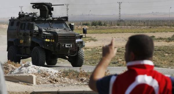 Lệnh ngừng bắn được áp dụng ở miền bắc Syria, song một số nơi vẫn xảy ra giao tranh.