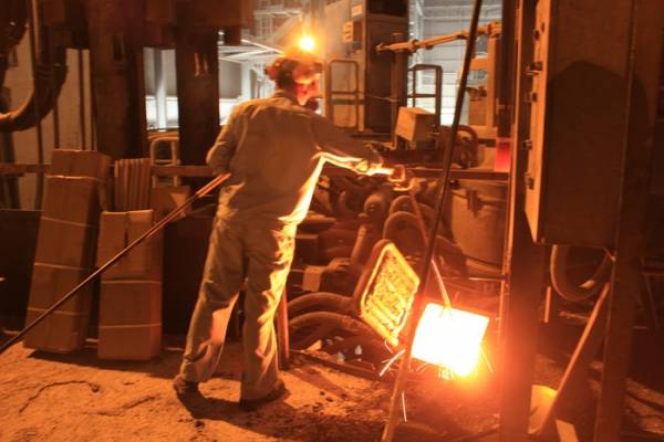 Vẻ đẹp người công nhân luyện thép